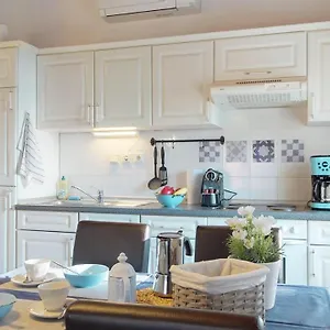  Apartment Lora Deluxe Superior 5 Star Apartment, Your Piece Of Heaven By The Sea & Park With Sea & Park View