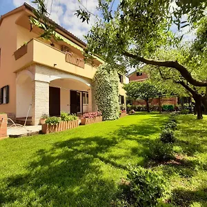  Apartment Mirella